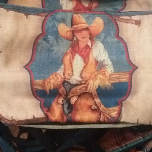 Western Style Shoulder Bag - Picture 2 of 3